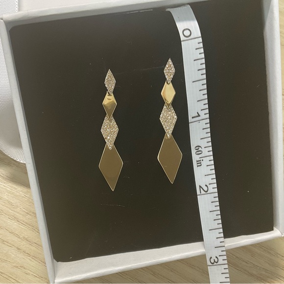 14 Karat Gold Daimond Shaped & Daimond  Encrusted Hanging Graceful Earrings 💎 - Picture 10 of 11